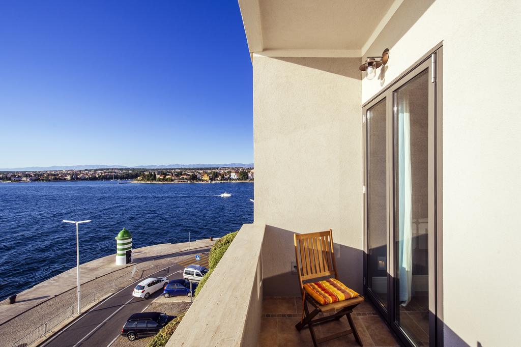Luxury Apartment *